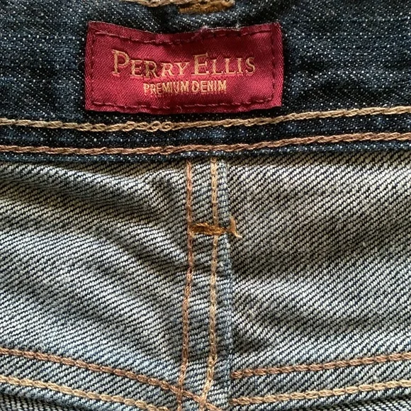 Perry Ellis jeans. 36x30 - Picture 2 of 8